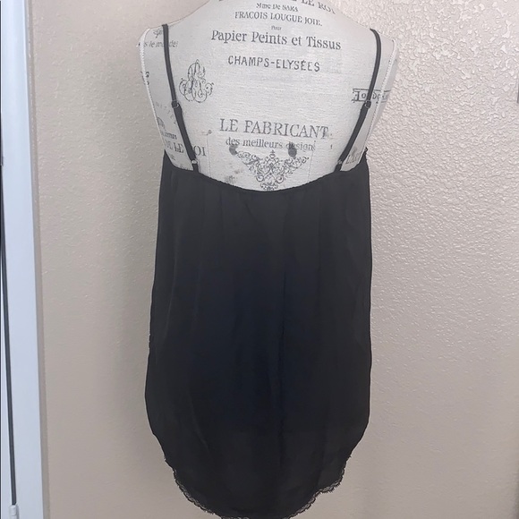 Spaghetti strap blouse with lace detail. - Picture 3 of 5